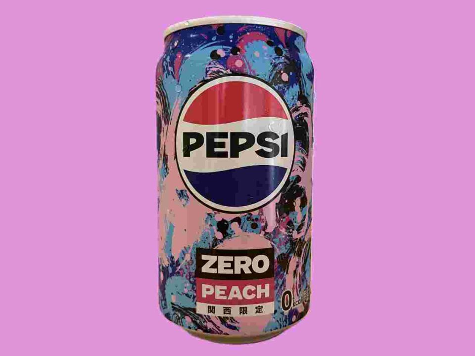 2025年大阪・関西万博 関西限定「PEPSI(ペプシ)ZERO PEACH」白桃ピューレエキスの甘みとコーラの爽快感がイイ パッケージもインパクト大でお気に入り
